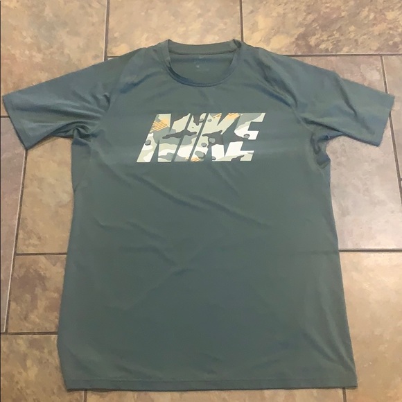 Men’s Nike Large Green Dri Fit Training Shirt